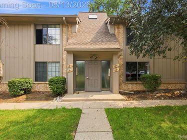 1855 Meadow Dale Court, Unit 18, Rochester Hills, Mi 48309