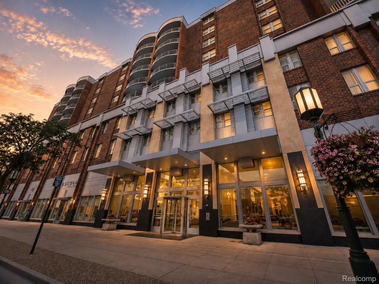 411 S Old Woodward Avenue, Unit 1011, Birmingham, Mi 48009 Main Photo