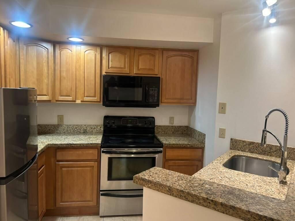3370 N Pinewalk Drive N, Unit 1217, Margate, FL 33063 Photo