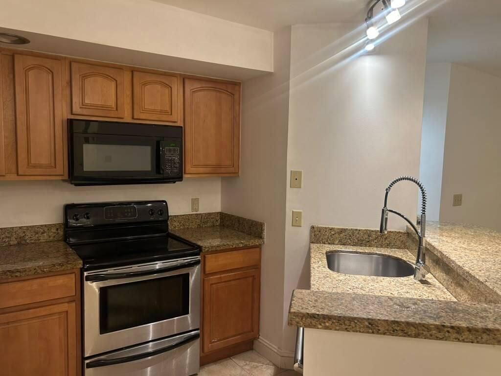 3370 N Pinewalk Drive N, Unit 1217, Margate, FL 33063 Photo