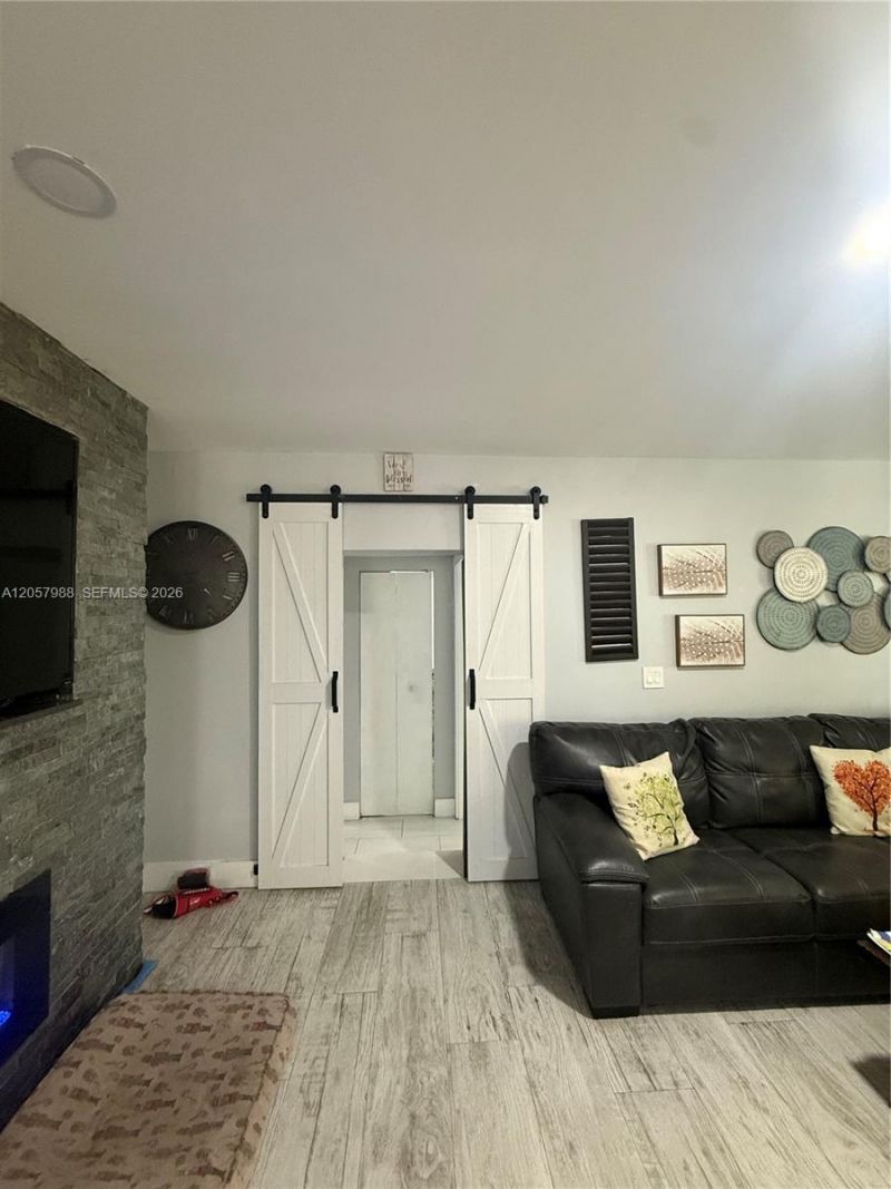 701 SW 4th Ct, Hallandale Beach, FL 33009 Photo