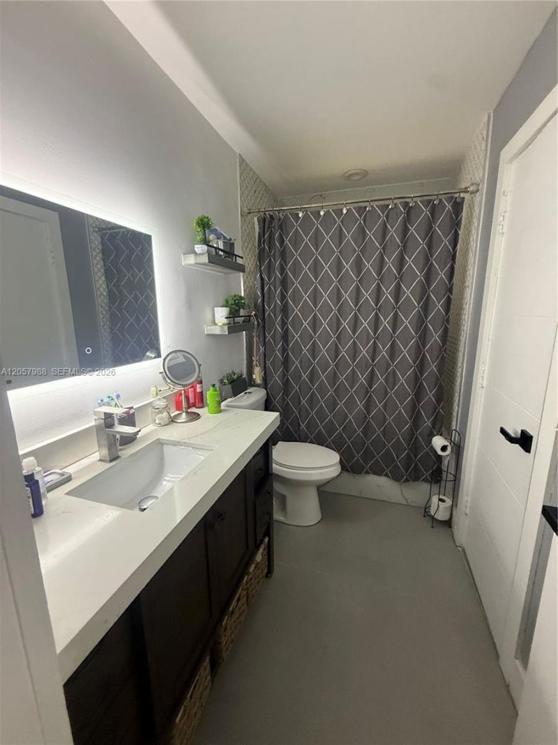 701 SW 4th Ct, Hallandale Beach, FL 33009 Photo