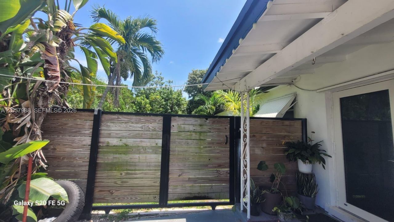 701 SW 4th Ct, Hallandale Beach, FL 33009 Photo