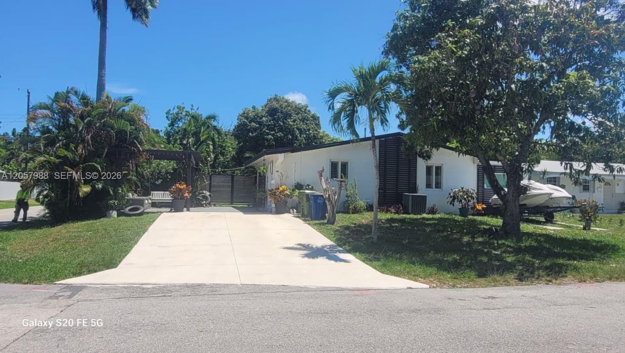 701 SW 4th Ct, Hallandale Beach, FL 33009 Photo