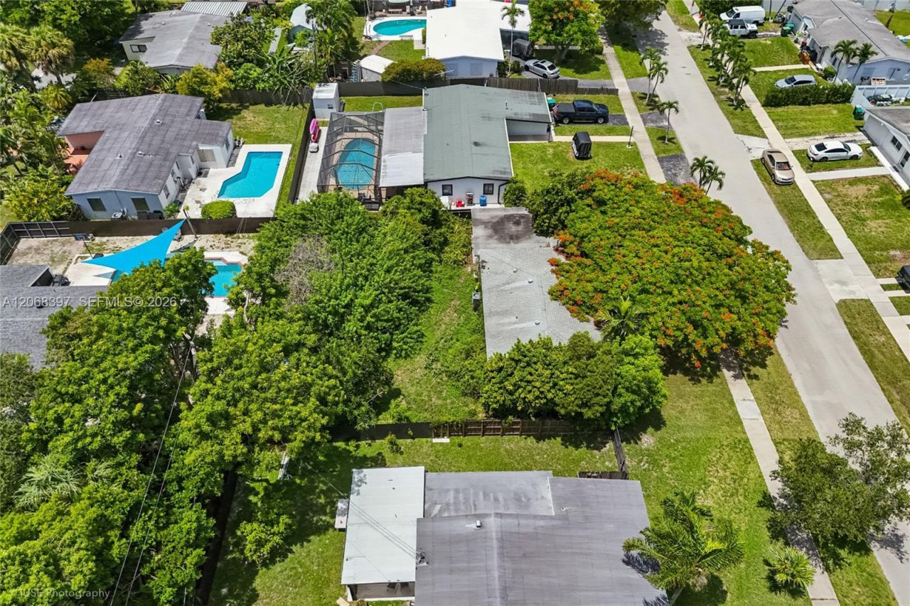 9280 Nautilus Dr, Cutler Bay, FL 33189 Photo