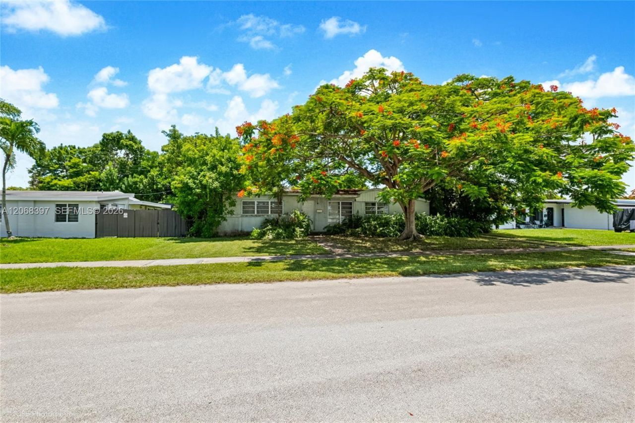 9280 Nautilus Dr, Cutler Bay, FL 33189 Photo