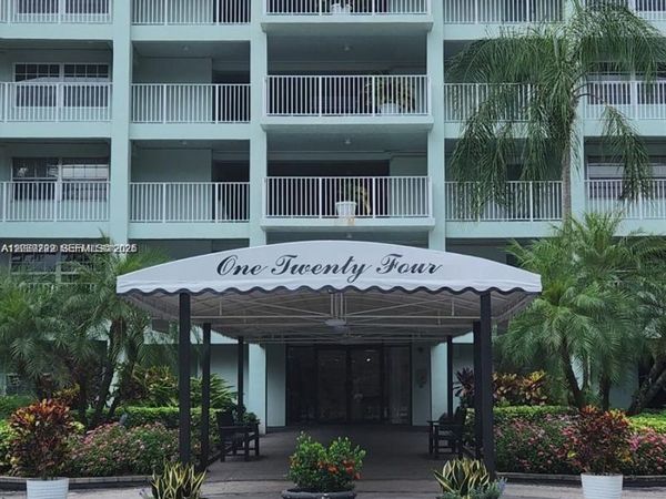 806 Cypress Grove Ln, Unit 403, Pompano Beach, FL 33069