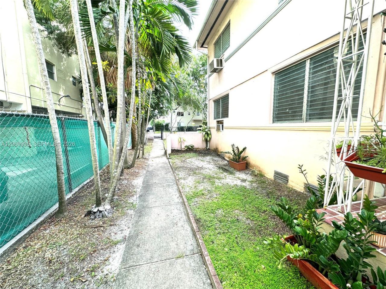 433 Santander Ave, Unit 1, Coral Gables, FL 33134 Photo