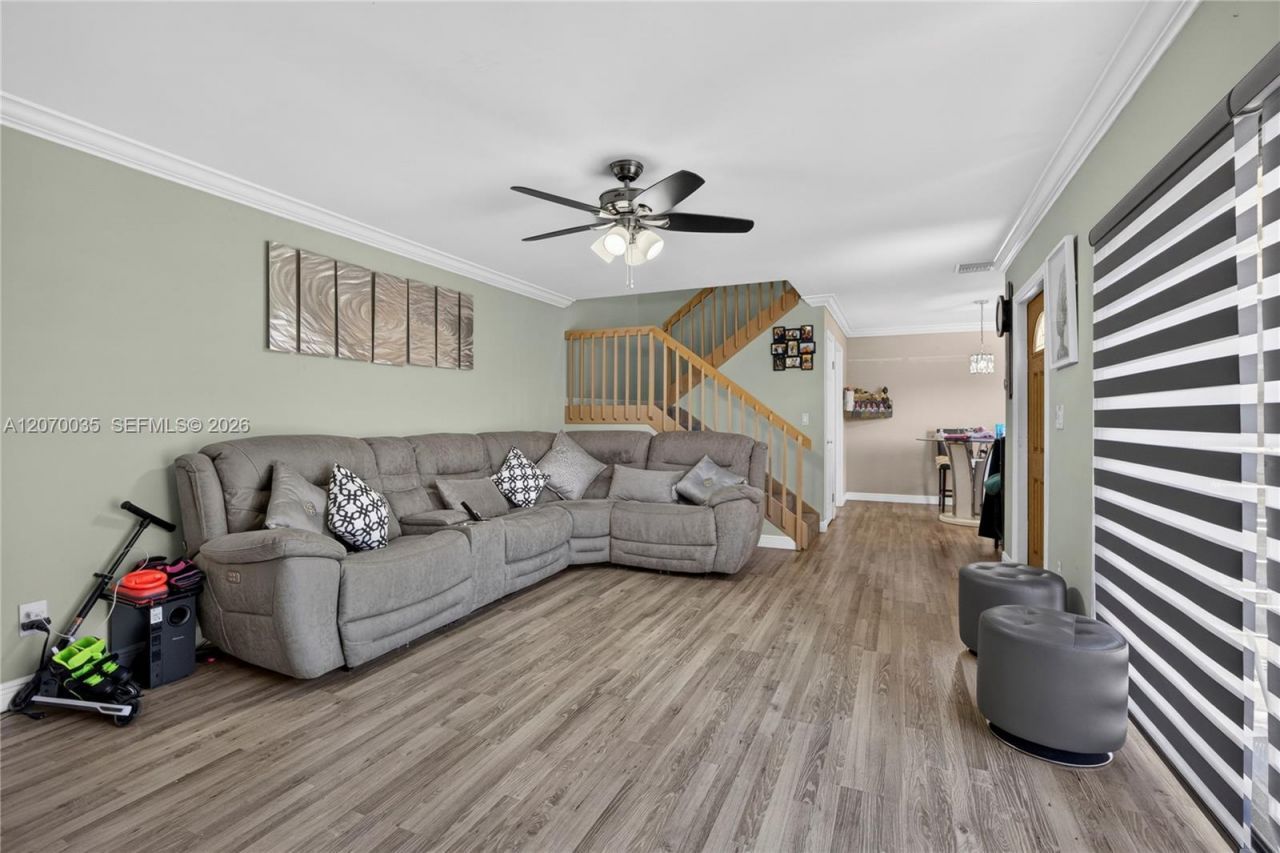 953 Springdale Cir , Palm Springs, FL 33461 Photo