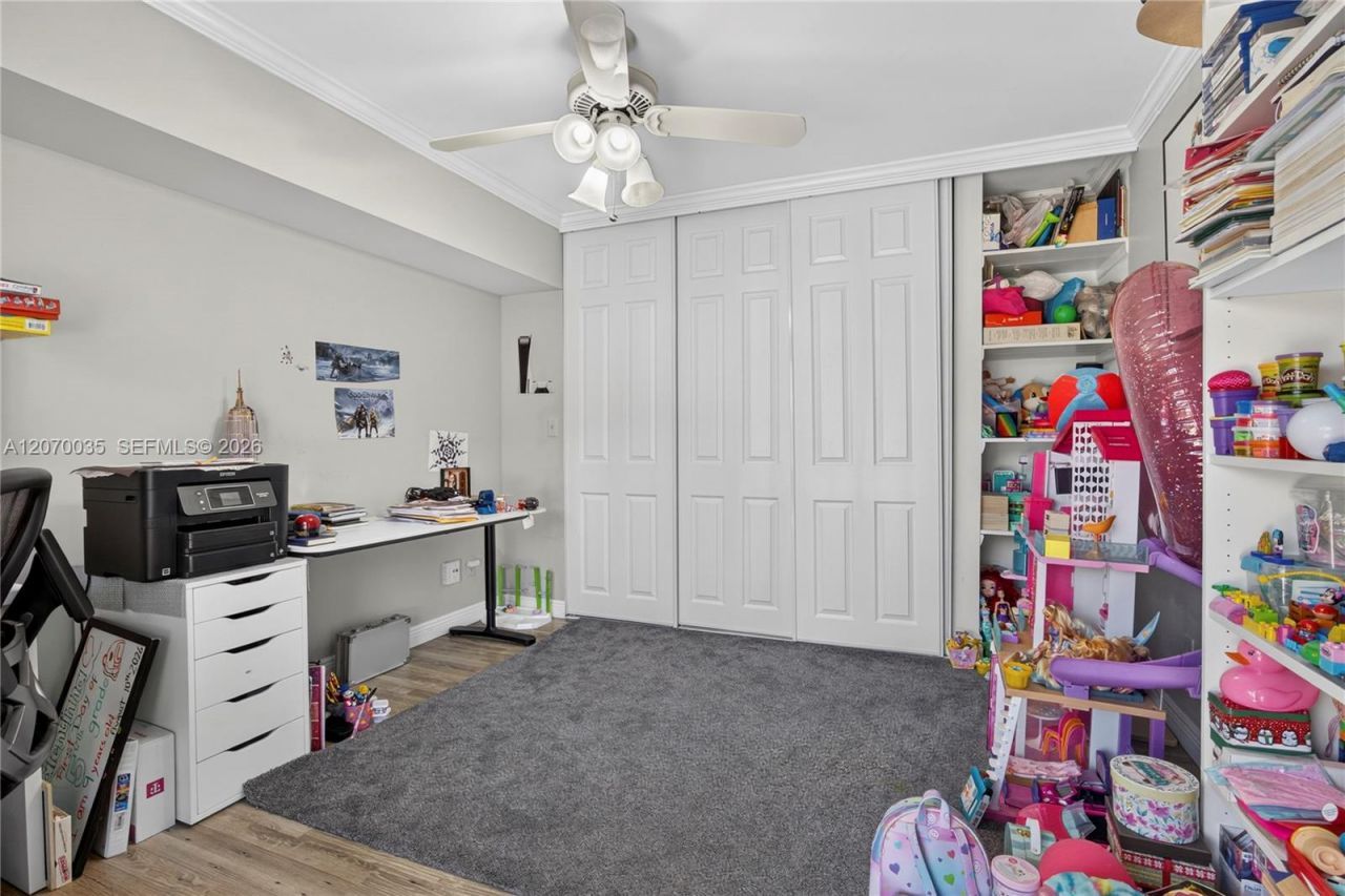 953 Springdale Cir , Palm Springs, FL 33461 Photo