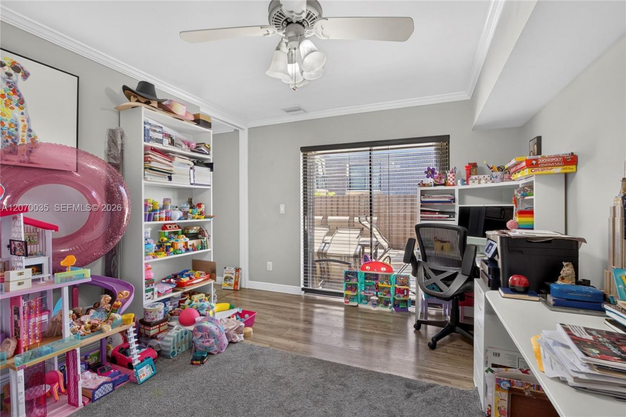 953 Springdale Cir , Palm Springs, FL 33461 Photo