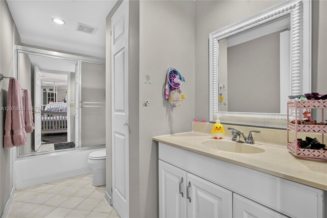 953 Springdale Cir , Palm Springs, FL 33461 Photo