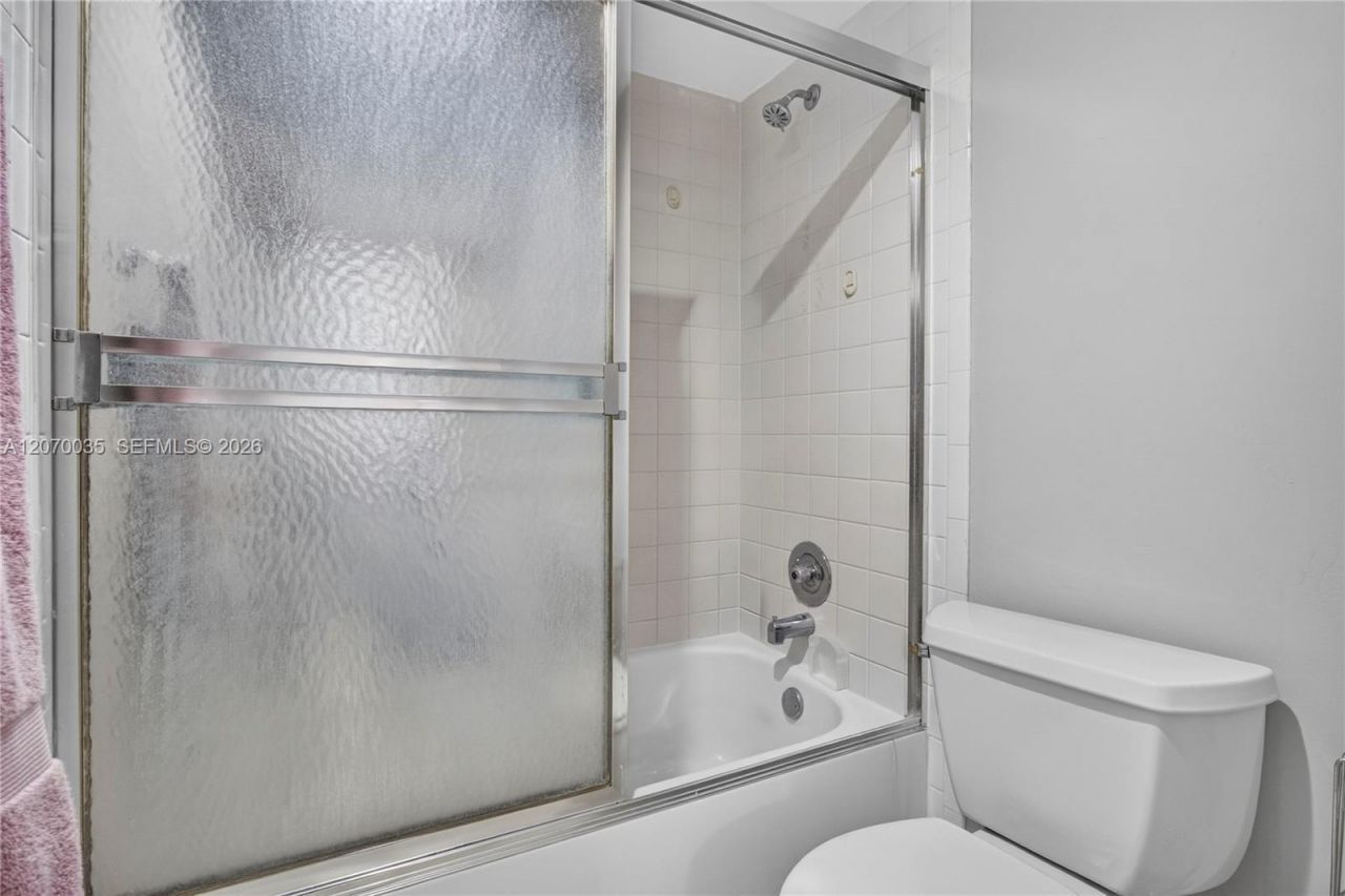 953 Springdale Cir , Palm Springs, FL 33461 Photo
