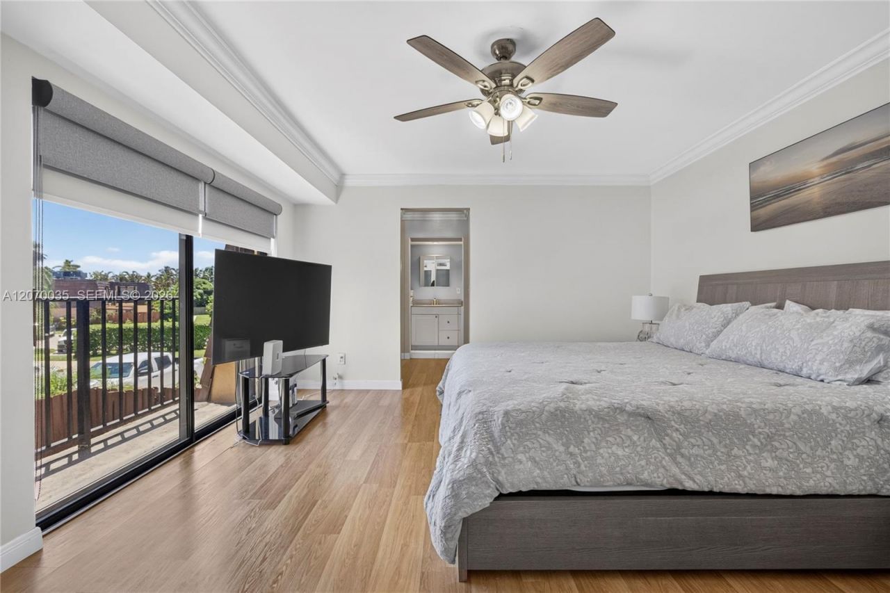 953 Springdale Cir , Palm Springs, FL 33461 Photo
