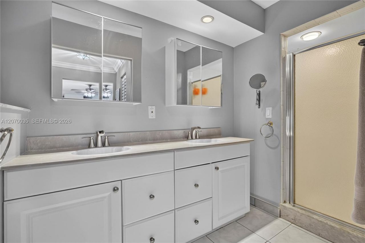 953 Springdale Cir , Palm Springs, FL 33461 Photo