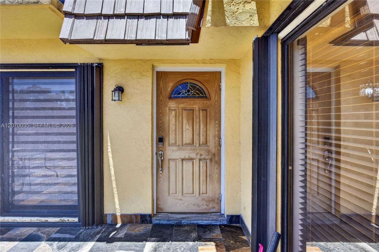 953 Springdale Cir , Palm Springs, FL 33461 Photo