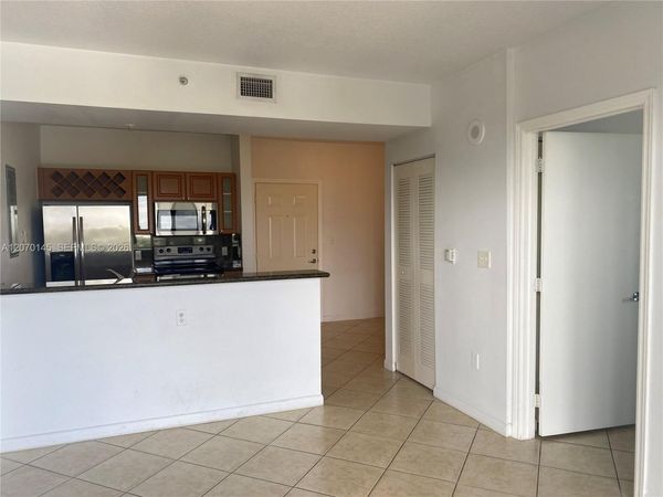 1 Glen Royal Pkwy , Unit 1113, Miami, FL 33125