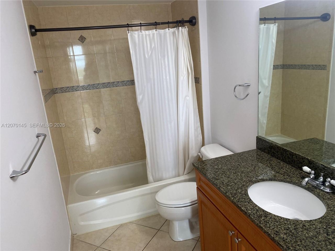 1 Glen Royal Pkwy , Unit 1113, Miami, FL 33125 Photo