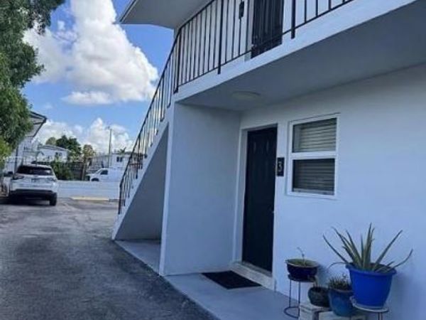 3181 SW 18th St , Unit 2, Miami, FL 33145