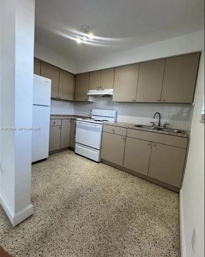 3181 SW 18th St , Unit 2, Miami, FL 33145 Photo