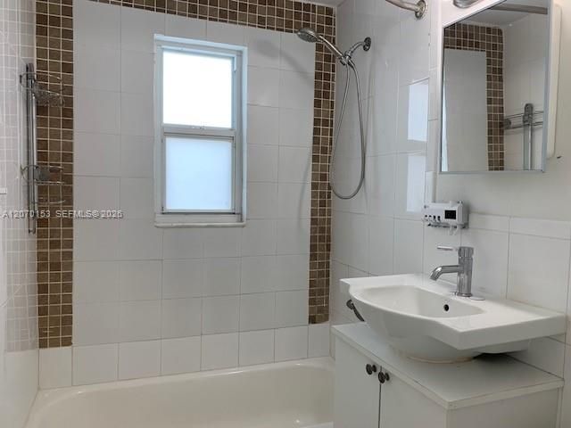 7207 Bay Dr , Unit 23, Miami Beach, FL 33141 Photo