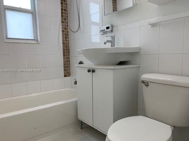7207 Bay Dr , Unit 23, Miami Beach, FL 33141 Photo