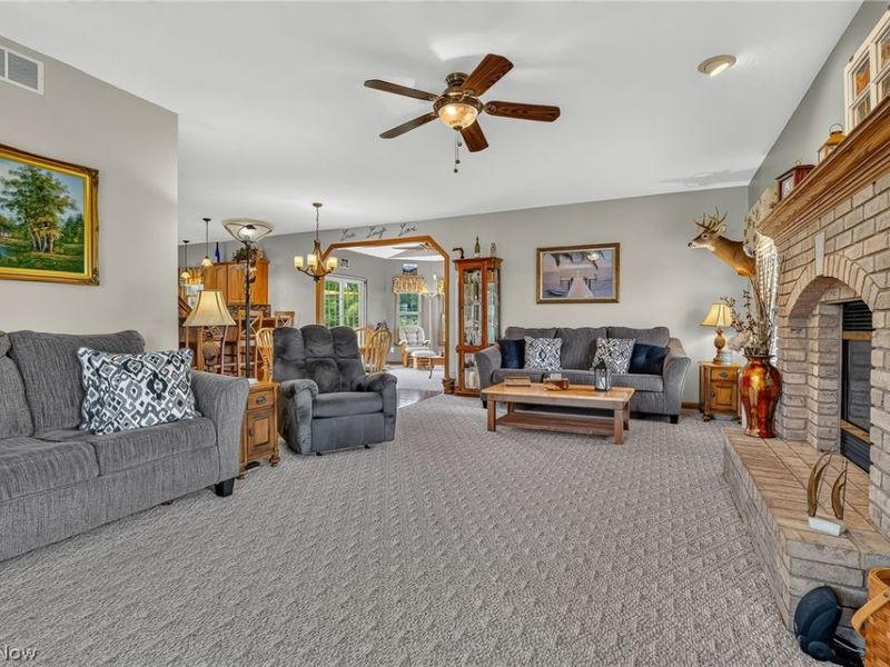 9276 Columbus Road NE, Louisville, OH 44641 Photo 12