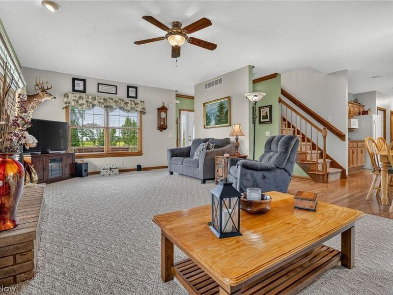 9276 Columbus Road NE, Louisville, OH 44641 Photo 13