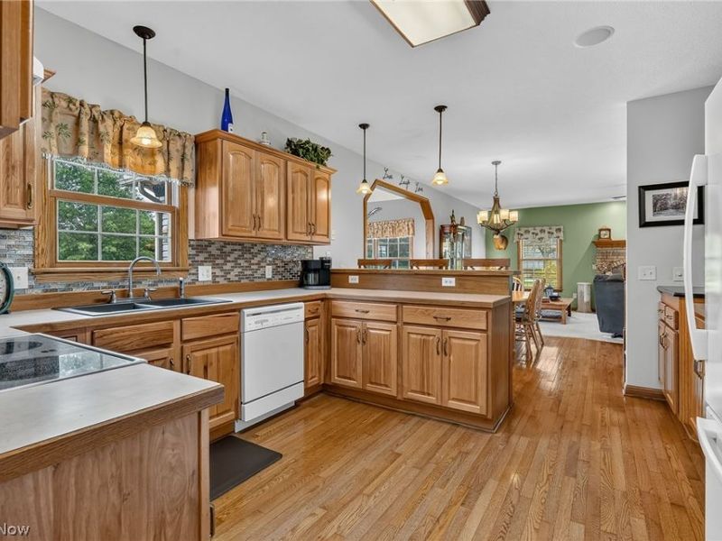 9276 Columbus Road NE, Louisville, OH 44641 Photo 18