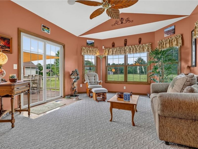 9276 Columbus Road NE, Louisville, OH 44641 Photo 19