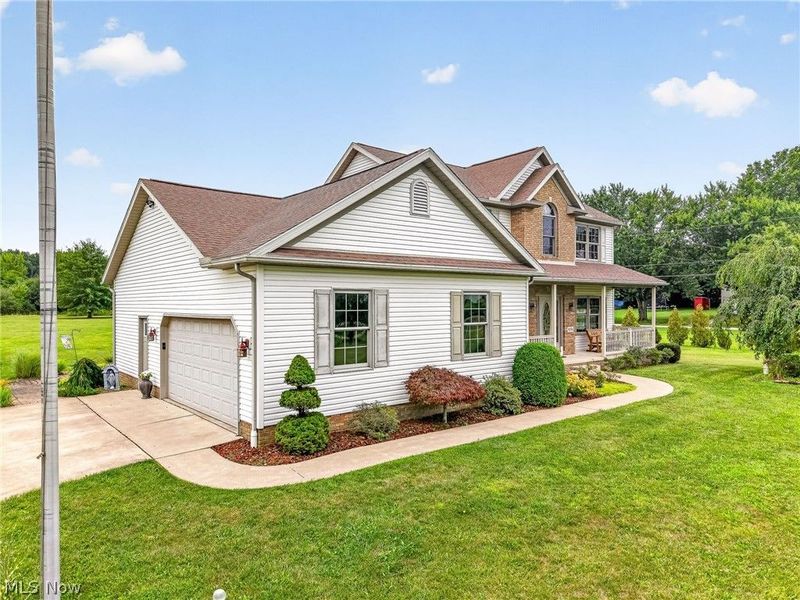 9276 Columbus Road NE, Louisville, OH 44641 Photo 2
