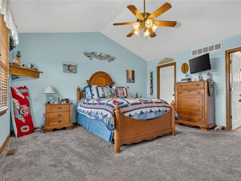 9276 Columbus Road NE, Louisville, OH 44641 Photo 24