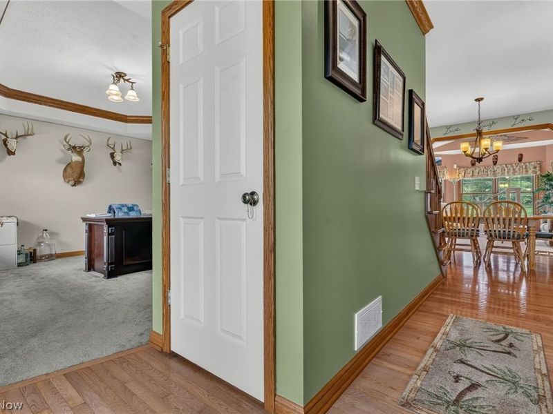 9276 Columbus Road NE, Louisville, OH 44641 Photo 9