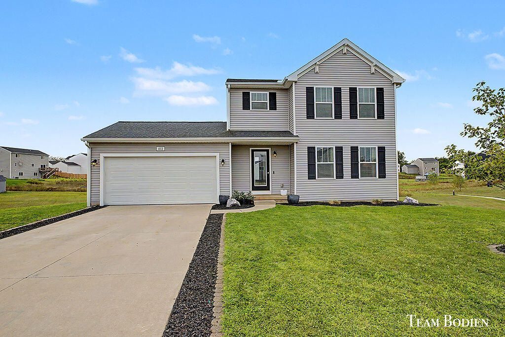 402 Oak Hill Court, Middleville, MI 49333 Main Photo