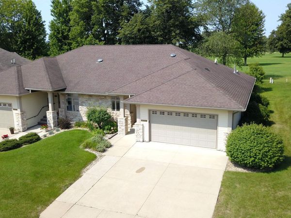 2200 Country Club Drive, Mason City, IA 50401