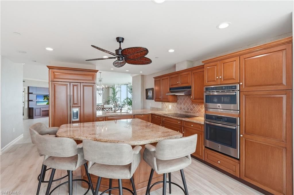 60 Seagate Dr, Unit 806, Naples, FL 34103 Photo