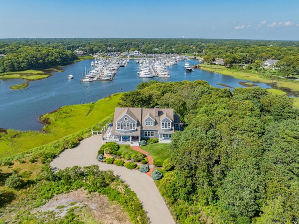 18 Saquatucket Point, Harwich Port, MA 02646