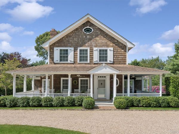 245 Meadows W, Bridgehampton, NY 11932