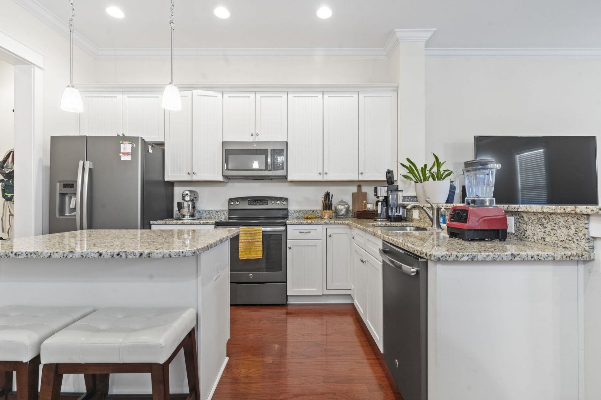 804 Shine Ave. Photo 9