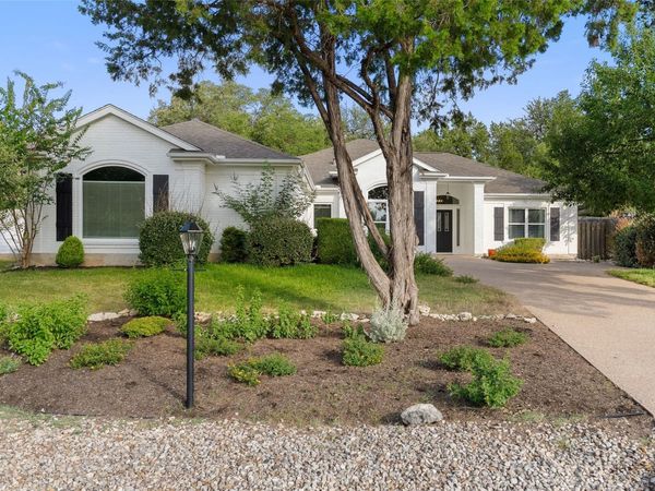 120 Copperleaf RD, Lakeway, TX 78734