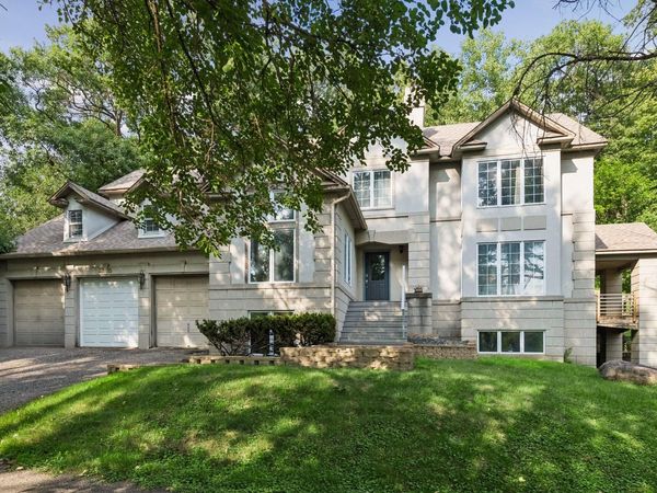 3215 Hazelwood W, Minnetonka, MN 55391