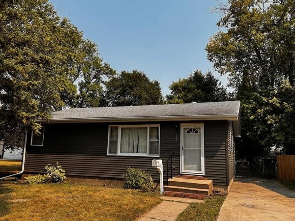 706 20th Street N, Moorhead, MN 56560