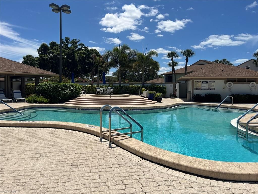 513 Lake Louise Cir, Unit 202, Naples, FL 34110 Photo