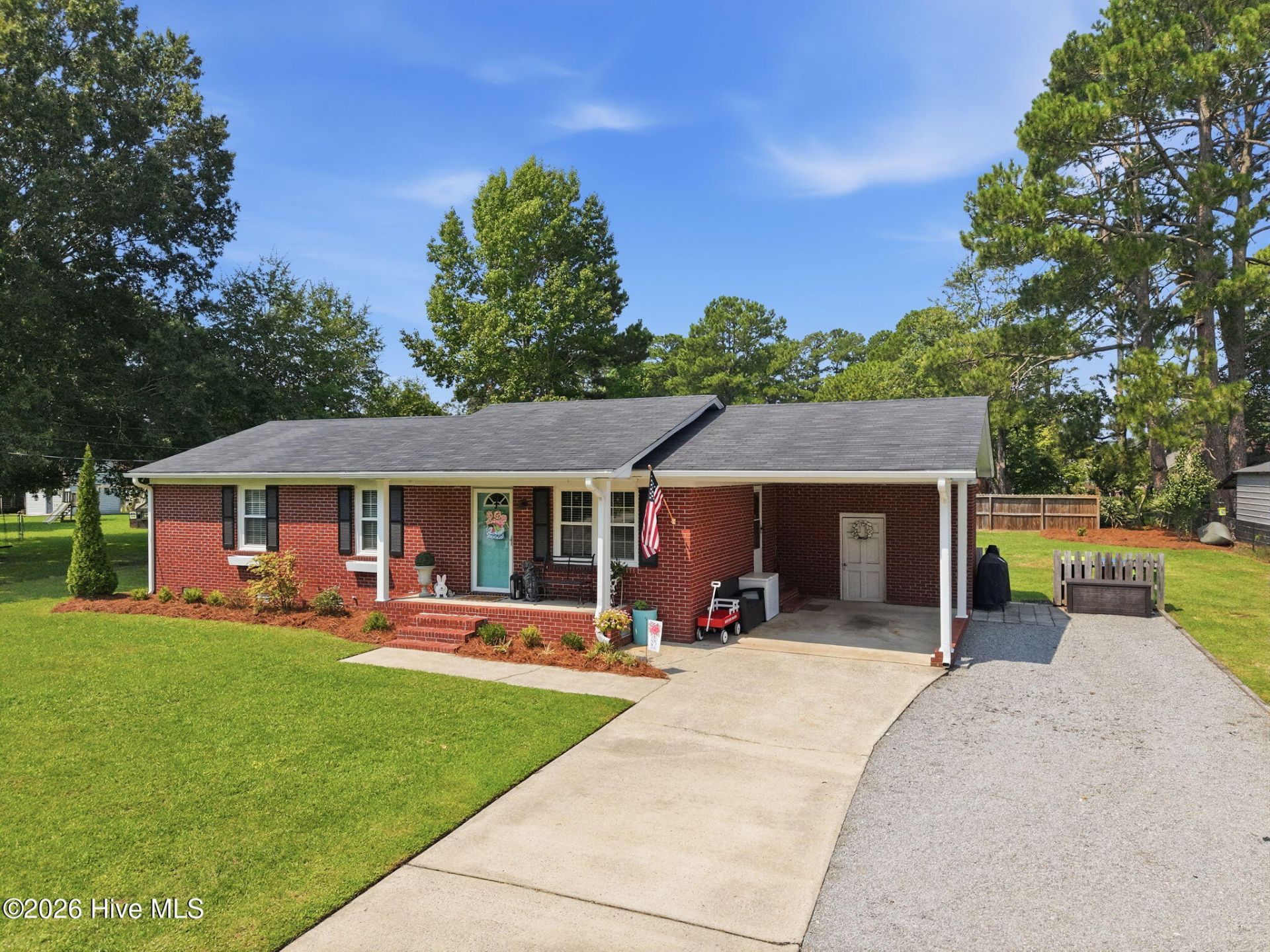 412 Gayle Boulevard, Winterville, NC 28590 Main Photo