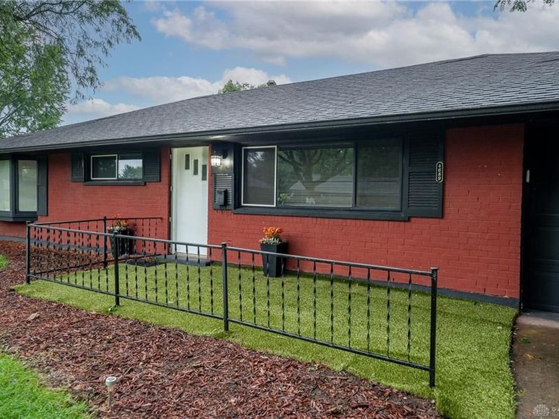 4689 Loxley Drive, West Carrollton, OH 45439 Photo 3