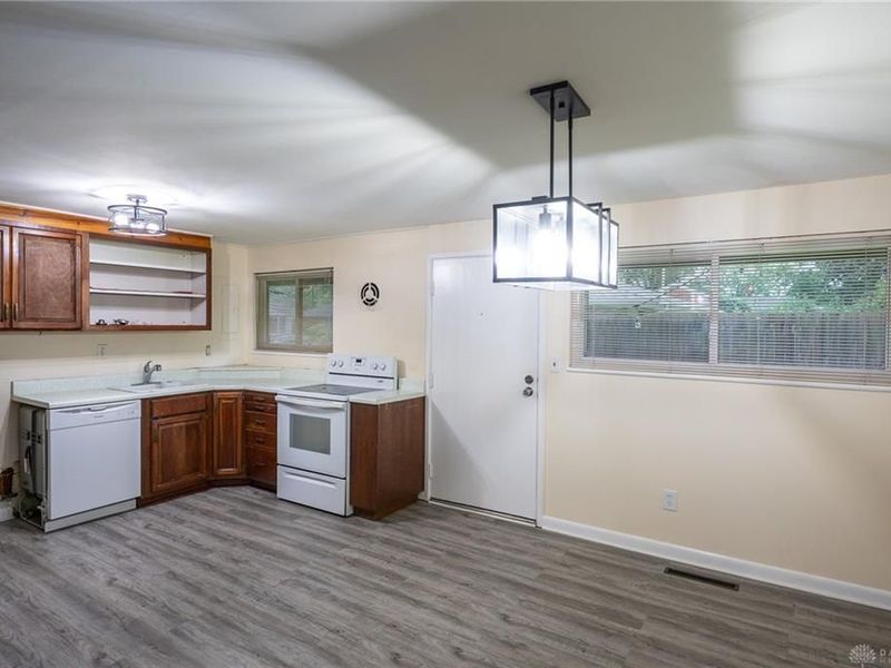 4689 Loxley Drive, West Carrollton, OH 45439 Photo 7