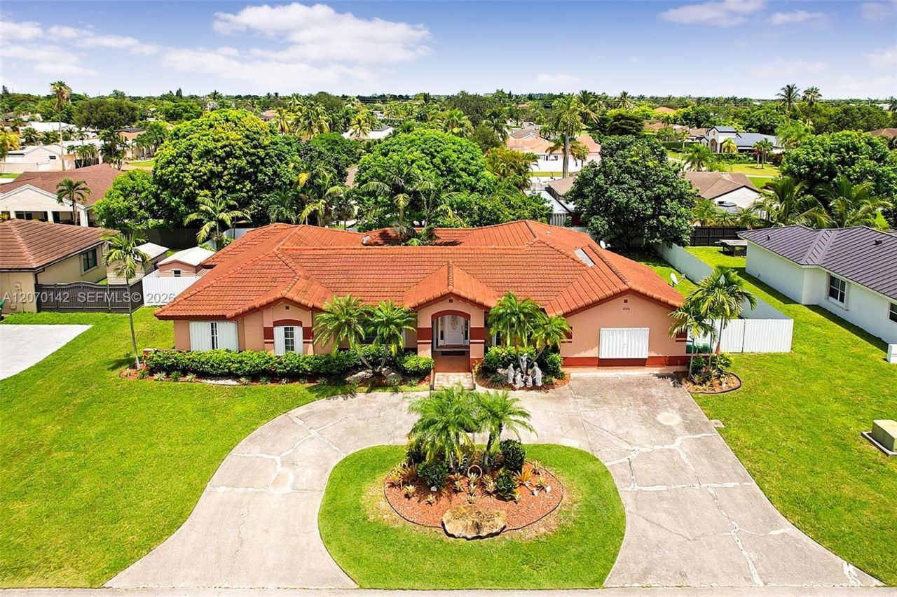 15735 SW 153rd Ave , Miami, FL 33187 Photo