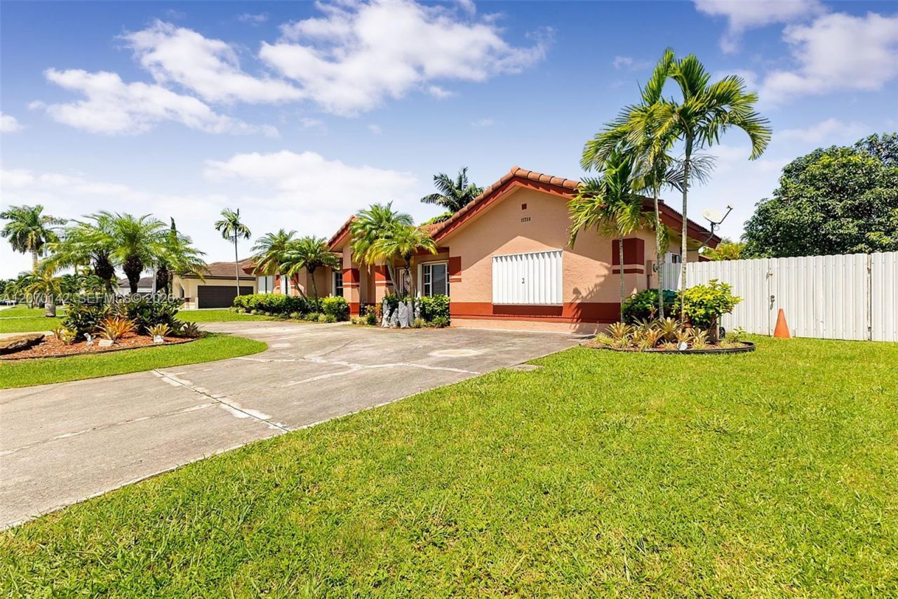15735 SW 153rd Ave , Miami, FL 33187 Photo
