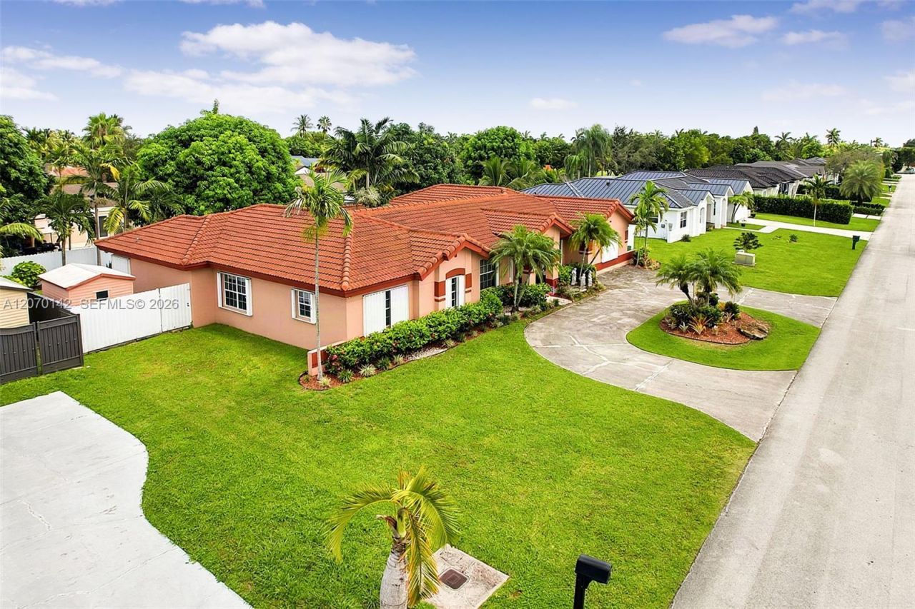 15735 SW 153rd Ave , Miami, FL 33187 Photo
