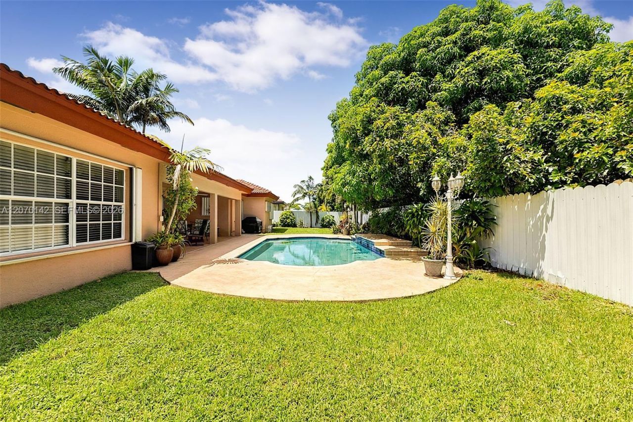 15735 SW 153rd Ave , Miami, FL 33187 Photo